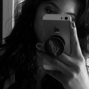 Meet your Posher, Devyn